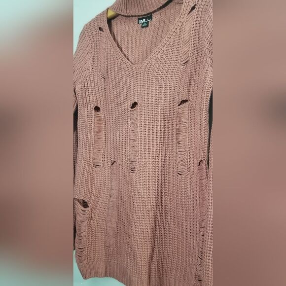 Love by chesley size medium Distressed Shredded Knit Tunic Sweater Pink V-Neck - Picture 2 of 3